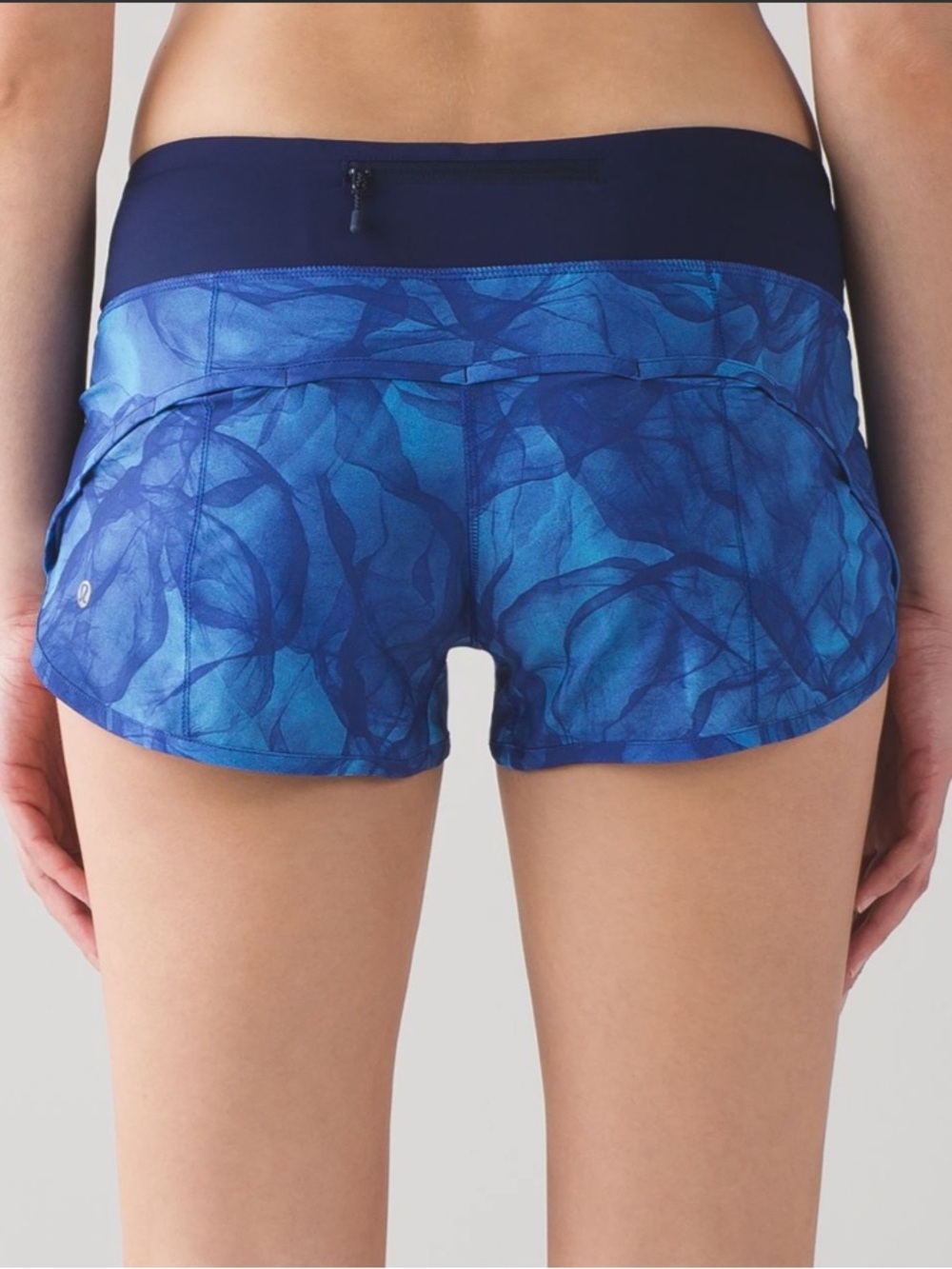 Lululemon Speed Short (2 1/2")
Mini Midnight Tulle Multi / Hero Blue size 10
